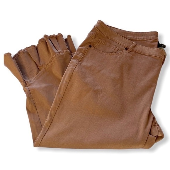 Lane Bryant Ruffle Bottom Crop Jeans Pink Size 26 NEW NWT - Picture 9 of 15